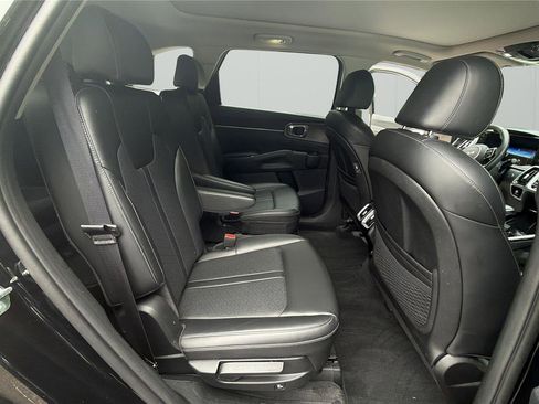 Used 2023 Kia Sorento SX AWD/4WD image 13