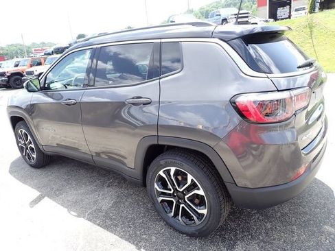 Used 2022 Jeep Compass Limited AWD/4WD image 3