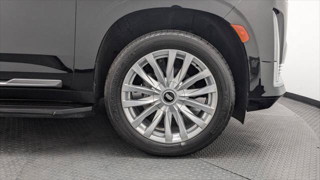 Used 2023 Cadillac Escalade Luxury w/ LPO, Floor Liner Package RWD image 33