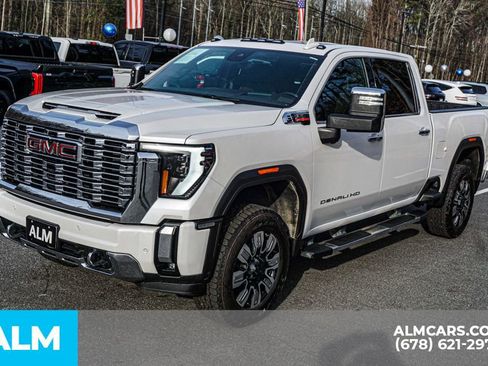 Used 2025 GMC Sierra 3500 Denali w/ Technology Package image 14