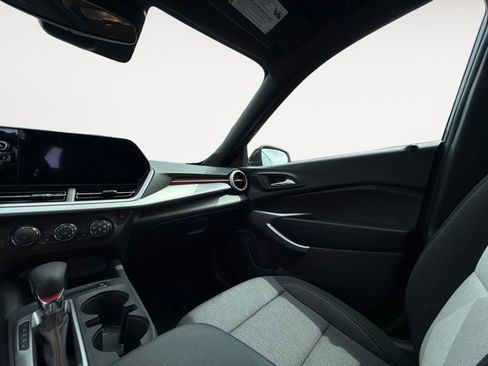 Certified 2024 Chevrolet Trax RS w/ Driver Confidence Package FWD image 11