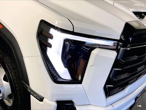 Certified 2024 GMC Sierra 3500 Pro image 23