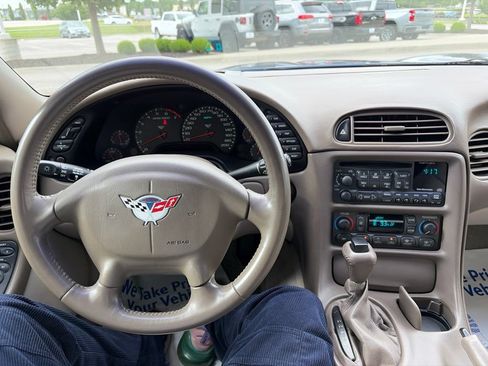 Used 2004 Chevrolet Corvette Convertible w/ Preferred Equipment Group RWD image 19