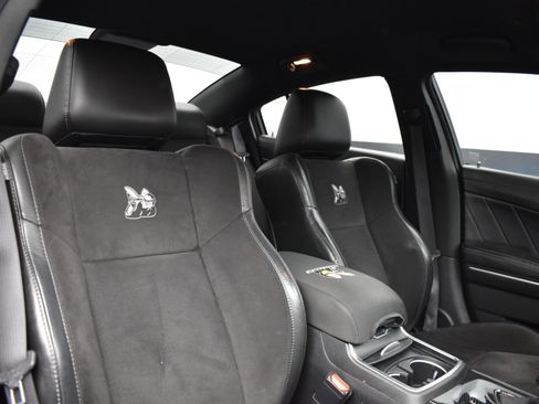 Used 2019 Dodge Charger Scat Pack w/ Dynamics Package image 19
