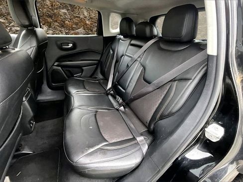 Used 2018 Jeep Compass Latitude w/ Popular Equipment Group image 24