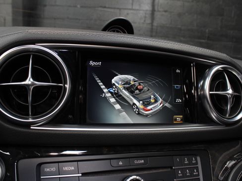 Used 2017 Mercedes-Benz SL 550 image 58