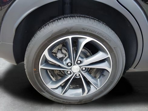 Used 2023 Buick Encore GX Essence FWD image 13