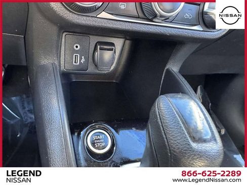 Used 2022 Nissan Versa SV image 25