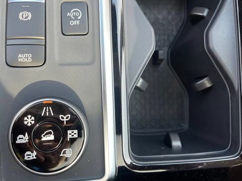 New 2026 Nissan Pathfinder Platinum w/ Lighting Package AWD/4WD image 28