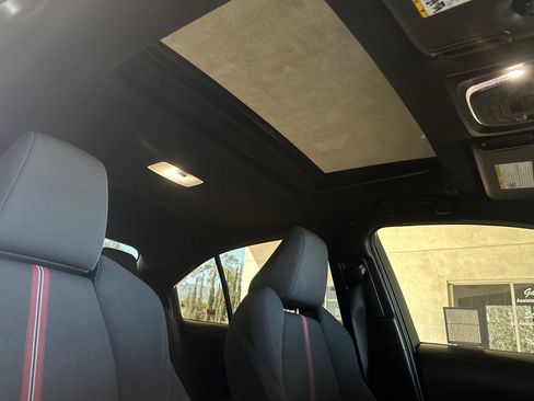 Used 2023 Toyota Corolla SE w/ SE Package image 16