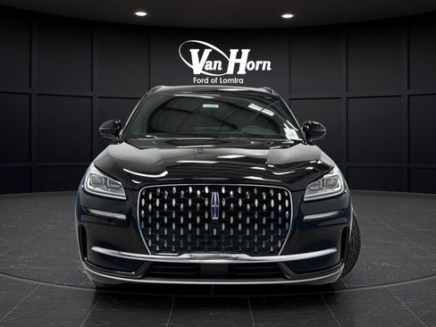 Used 2025 Lincoln Corsair Grand Touring w/ Equipment Group 301A AWD/4WD image 2
