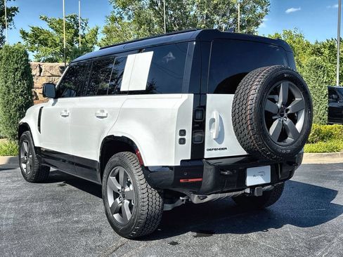 Used 2026 Land Rover Defender 110 X-Dynamic SE AWD/4WD image 3