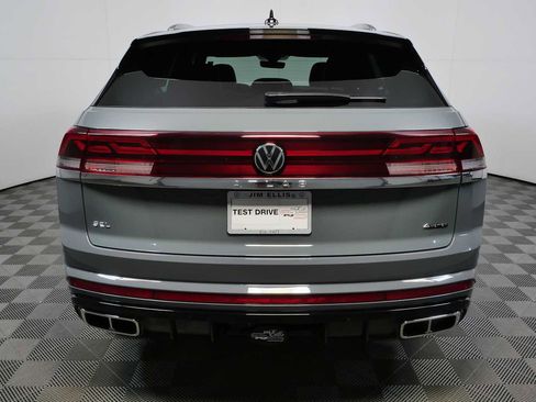 Certified 2024 Volkswagen Atlas Cross Sport SEL R-Line AWD/4WD image 33