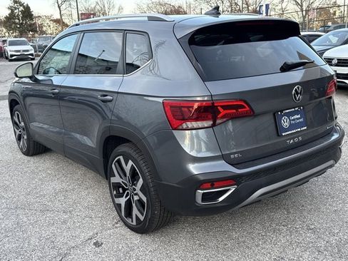 Certified 2022 Volkswagen Taos SEL image 7