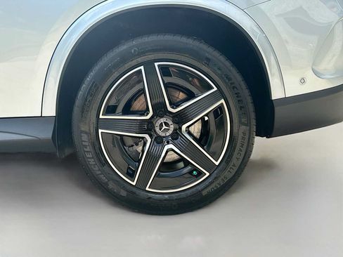 Used 2025 Mercedes-Benz GLC 300 4MATIC w/ AMG Line image 30
