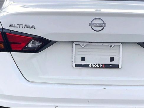 Used 2025 Nissan Altima 2.5 SV FWD image 31