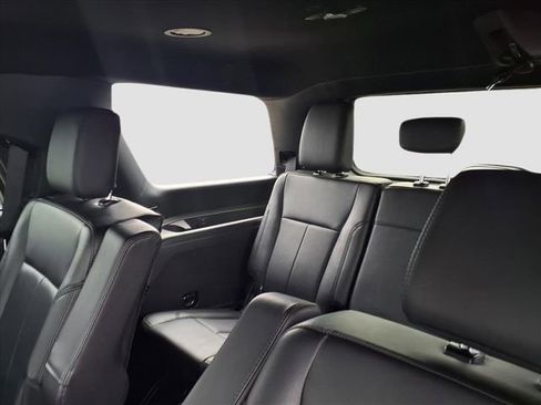 Used 2021 Ford Expedition XLT image 10
