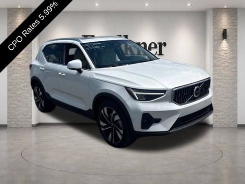 Used 2024 Volvo XC40 B5 Plus w/ Protection Package Premier AWD/4WD image 1