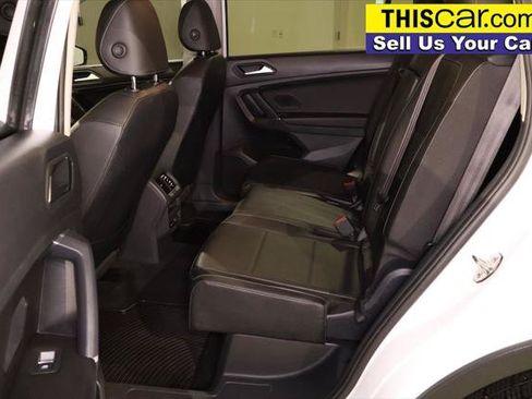 Used 2020 Volkswagen Tiguan SE FWD image 25