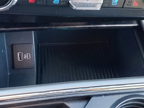 Used 2022 Ford F250 Lariat w/ Lariat Value Package image 19