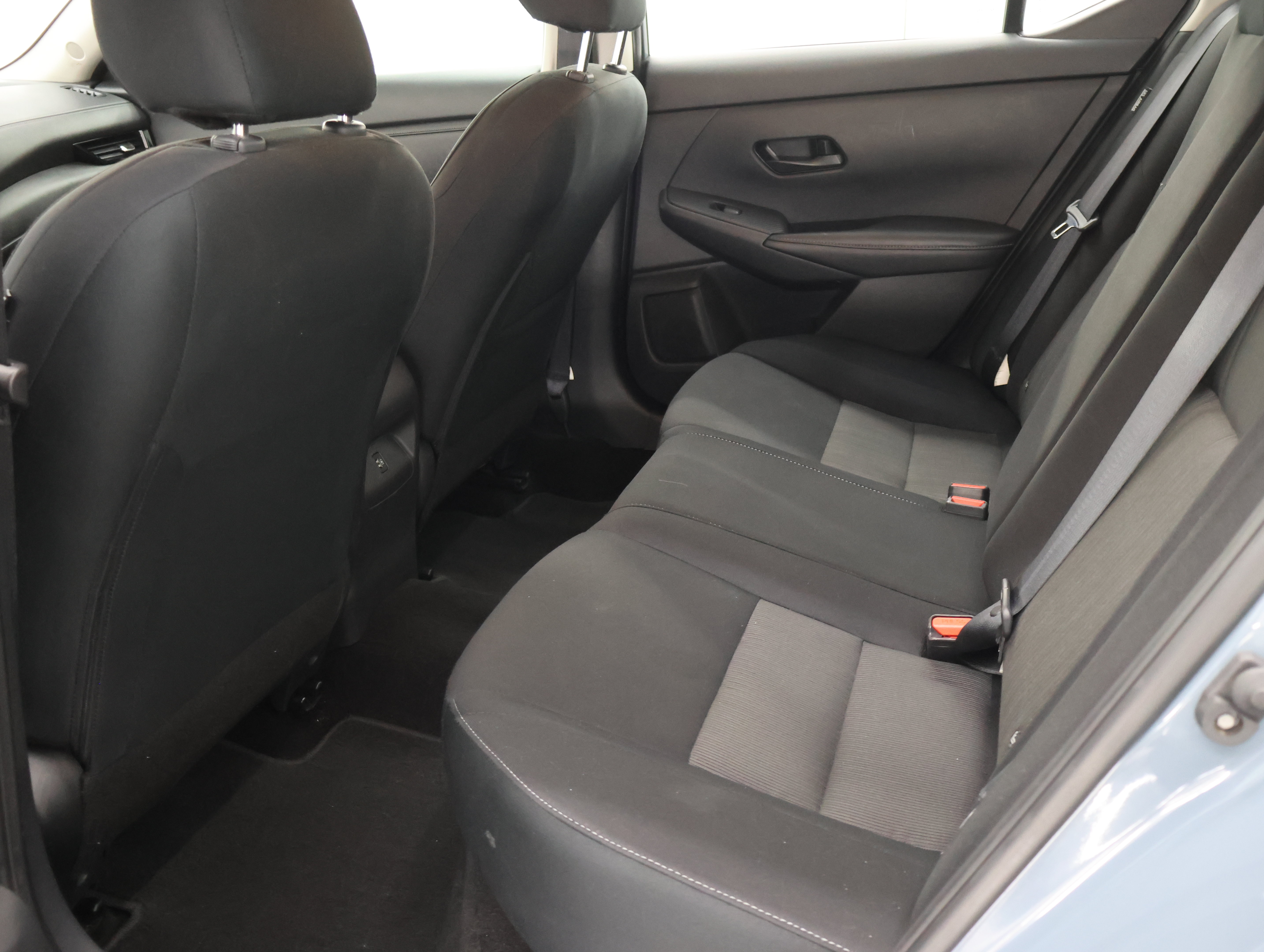 Used 2024 Nissan Sentra SV FWD image 9