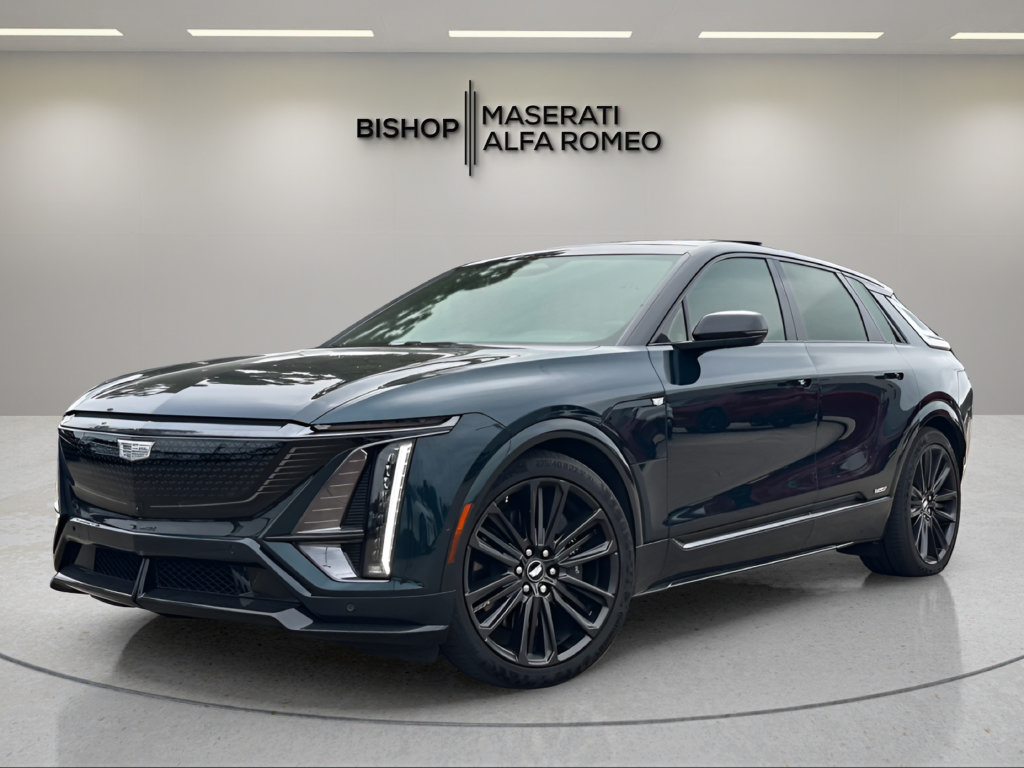 Used 2026 Cadillac Lyriq V AWD/4WD image 2
