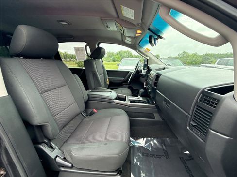 Used 2010 Nissan Titan SE w/ SE Value Truck Pkg AWD/4WD image 18