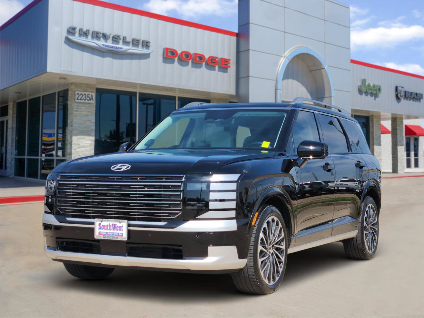 Used 2026 Hyundai Palisade Calligraphy FWD image 2