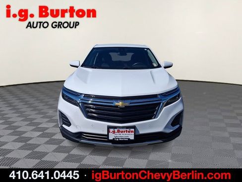 Used 2023 Chevrolet Equinox LT image 2