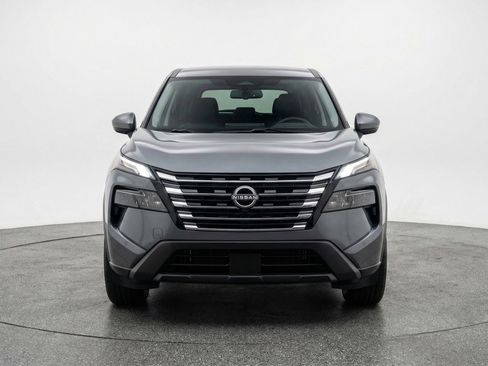 Used 2025 Nissan Rogue SV FWD image 2