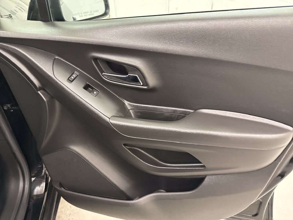 Used 2020 Chevrolet Trax LS w/ Tint and Cruise Package FWD image 26