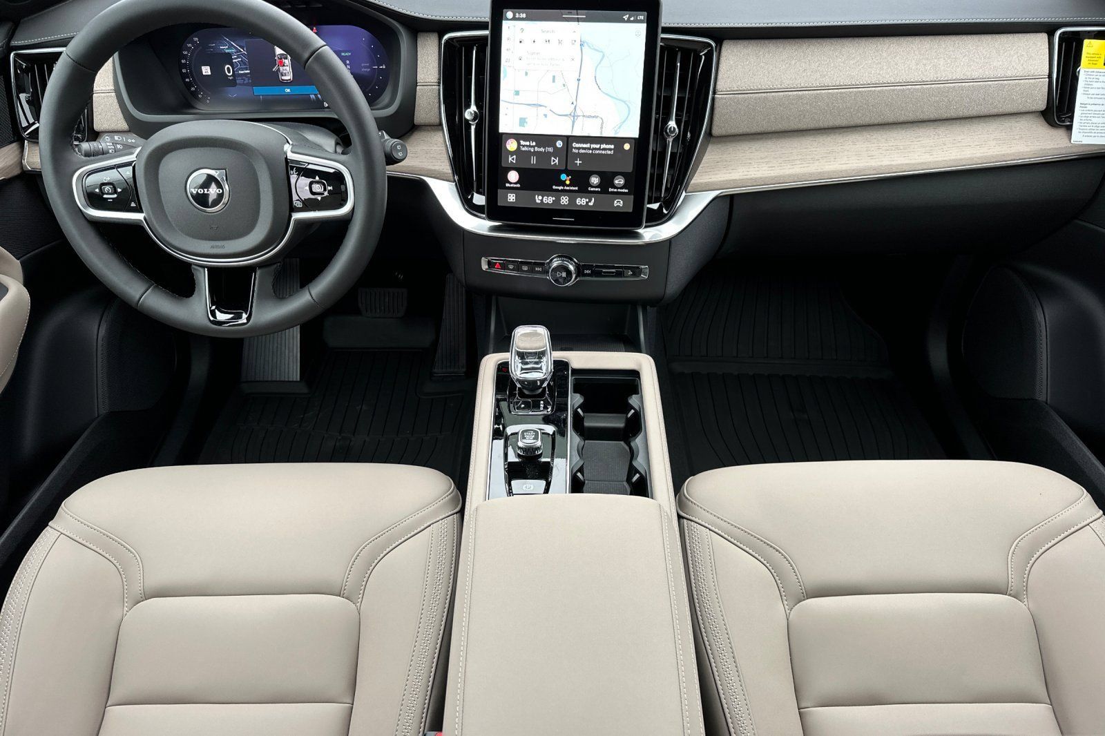 New 2026 Volvo XC90 T8 Plus w/ Protection Package Premier AWD/4WD image 12