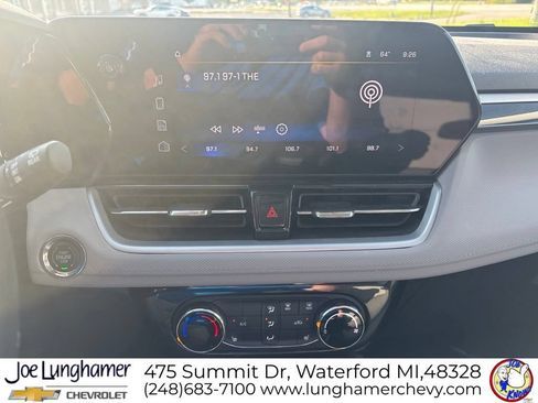 Used 2024 Chevrolet TrailBlazer LT w/ LT Cold Weather Package AWD/4WD image 15