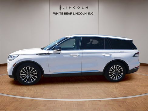 Used 2023 Lincoln Aviator Reserve w/ Equipment Group 201A image 2