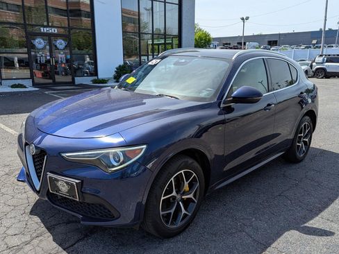 Used 2020 Alfa Romeo Stelvio Ti w/ Active Blind Spot Package AWD/4WD image 2