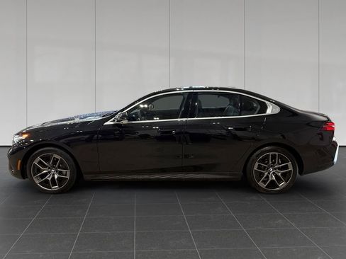 Used 2026 BMW 530i xDrive AWD/4WD image 2