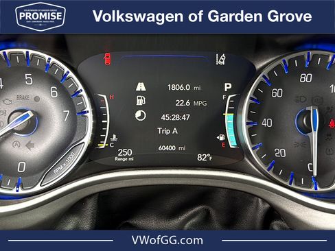 Used 2024 Chrysler Pacifica Touring-L FWD image 19