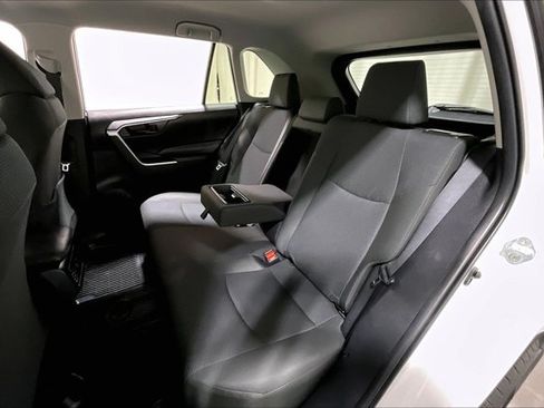 Certified 2025 Toyota RAV4 LE AWD/4WD image 27