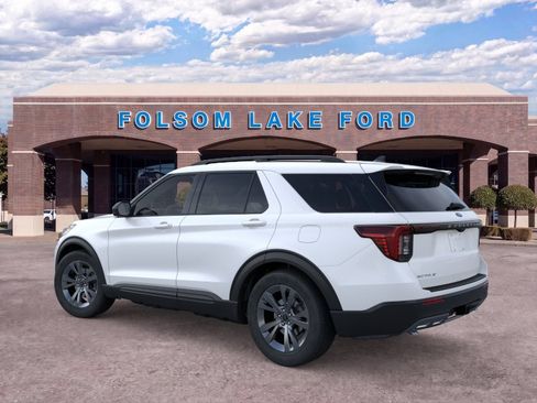 New 2026 Ford Explorer Active w/ Active Comfort Package AWD/4WD image 4