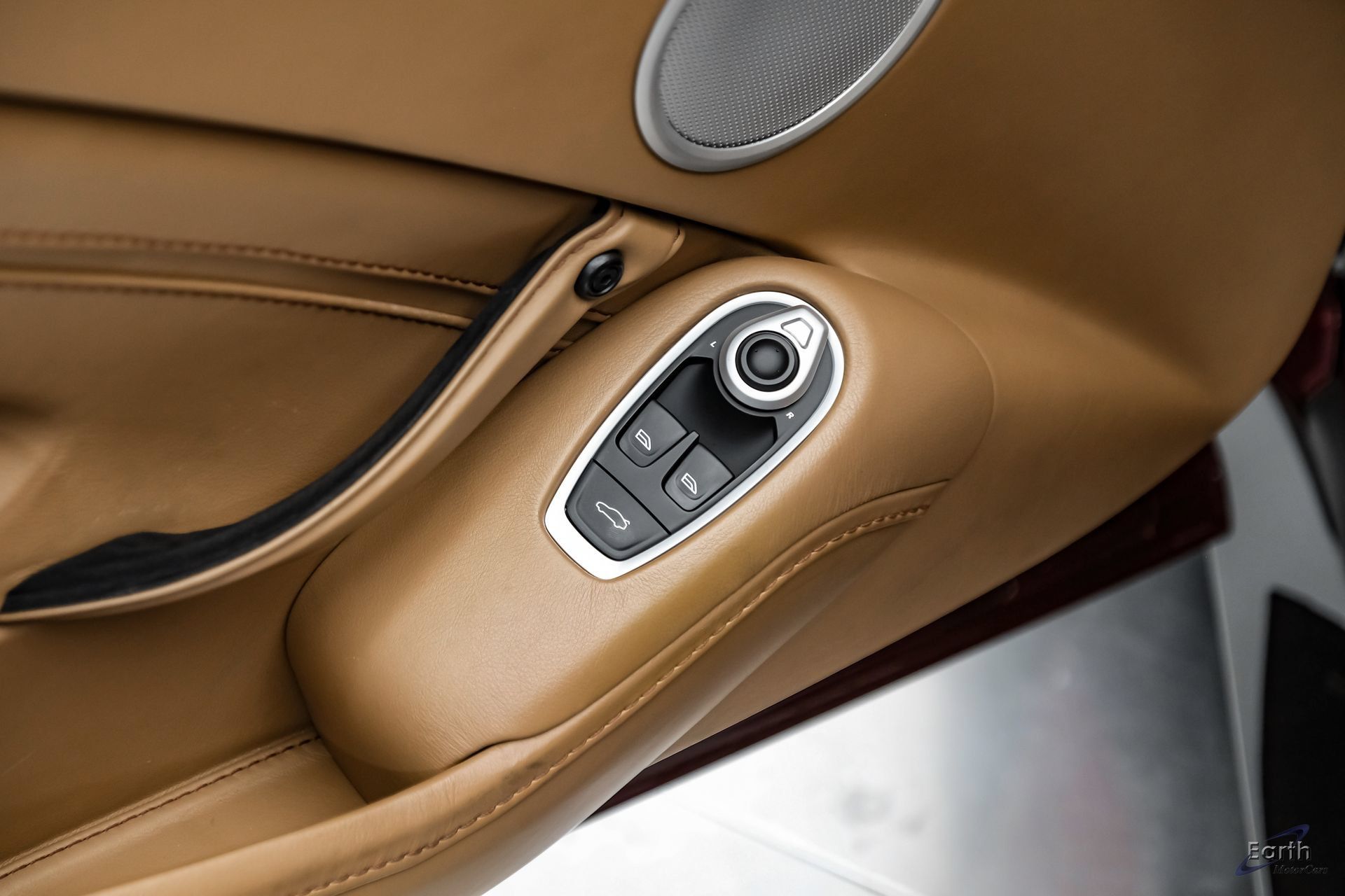 Used 2020 Aston Martin V8 Vantage Coupe RWD image 88