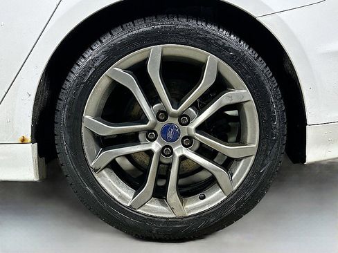 Used 2017 Ford Fusion SE w/ Equipment Group 601A image 30