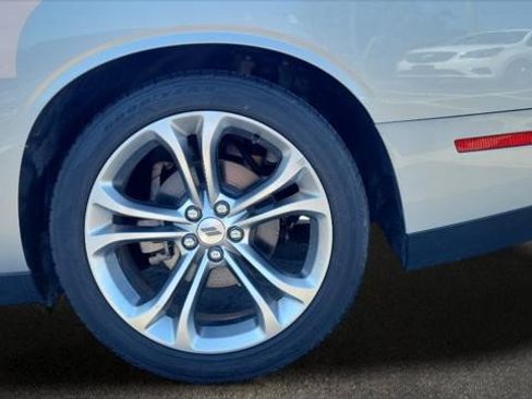 Used 2021 Dodge Challenger R/T w/ Driver Convenience Group RWD image 15