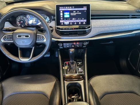 Used 2024 Jeep Compass Latitude image 14