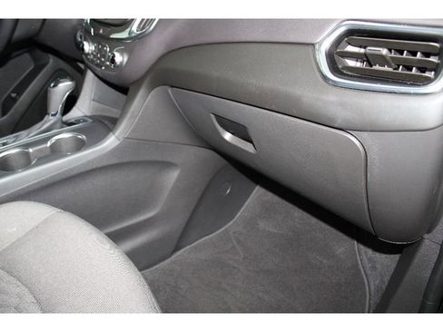 Used 2021 Chevrolet Equinox LT image 16