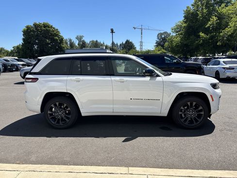 New 2026 Jeep Grand Cherokee Limited AWD/4WD image 6