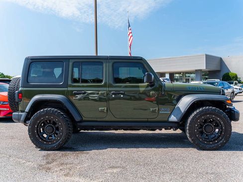 Used 2023 Jeep Wrangler Unlimited w/ Cold Weather Group AWD/4WD image 8