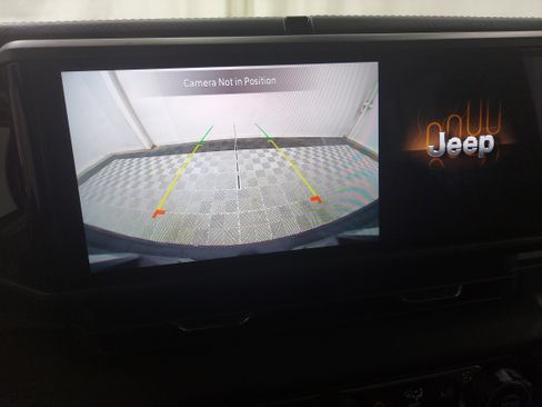 Used 2024 Jeep Wrangler Unlimited Sahara AWD/4WD image 11