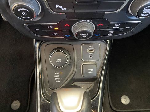 Used 2018 Jeep Compass Limited w/ Safe & Security Group AWD/4WD image 17
