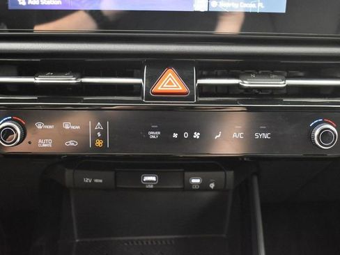 Used 2025 Kia Niro EX image 20