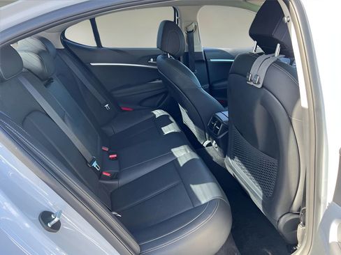 Used 2020 Genesis G70 2.0T image 14